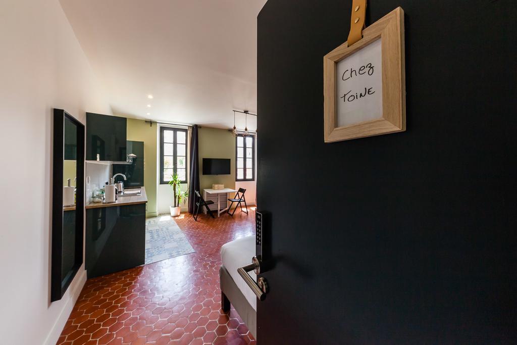 Chez Nous - 7 Appartements Sur Le Vieux Port มาร์กเซย ภายนอก รูปภาพ