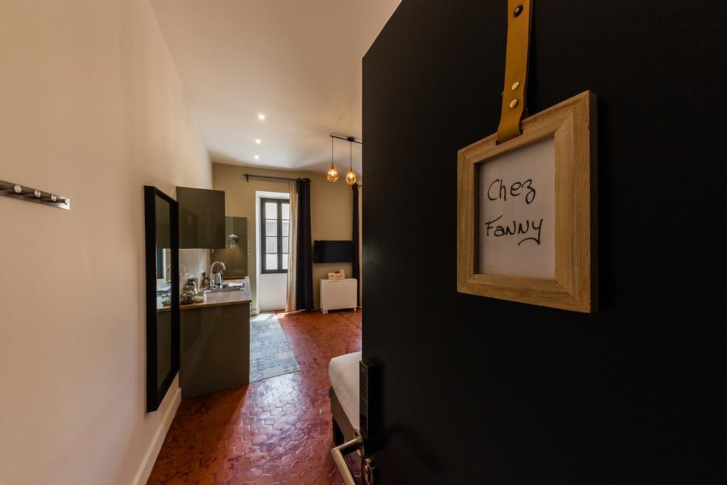 Chez Nous - 7 Appartements Sur Le Vieux Port มาร์กเซย ภายนอก รูปภาพ
