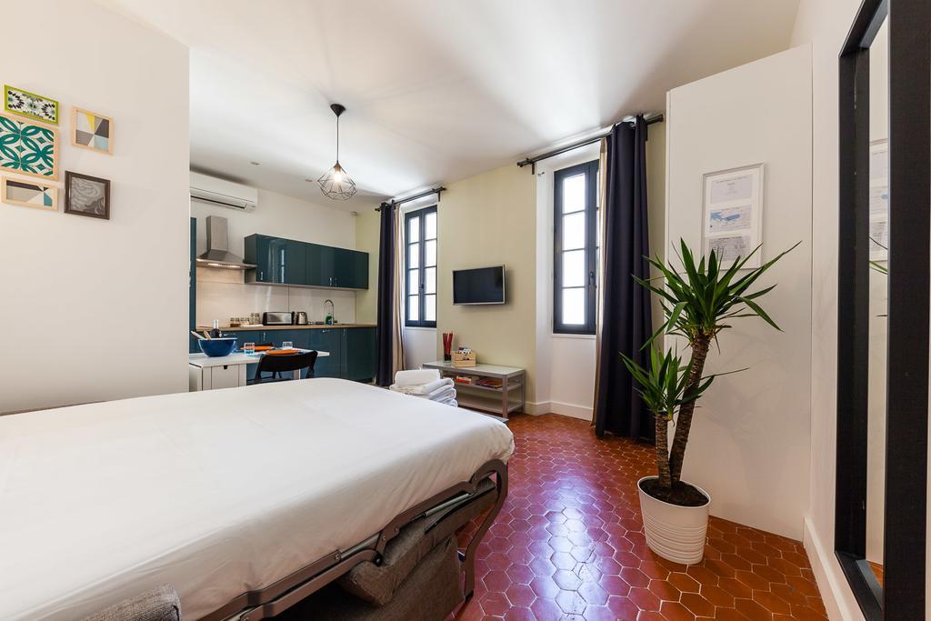 Chez Nous - 7 Appartements Sur Le Vieux Port มาร์กเซย ภายนอก รูปภาพ